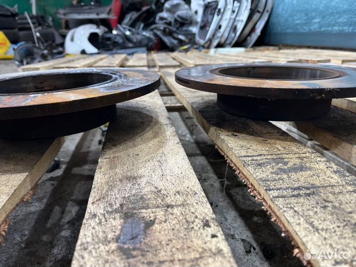 Диск тормозной задний Bmw 7 E38 M62B35 1999