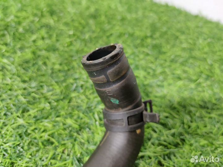 Патрубок системы охлаждения Mercedes-Benz