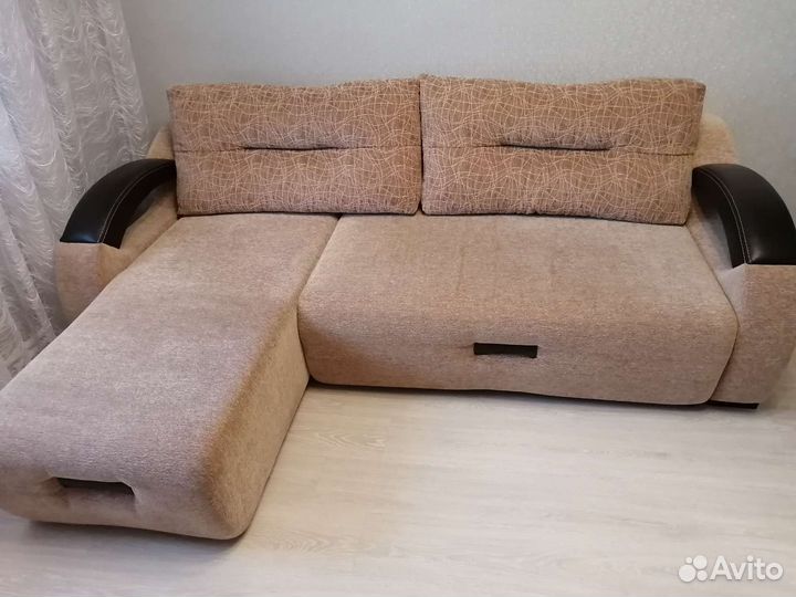Диван