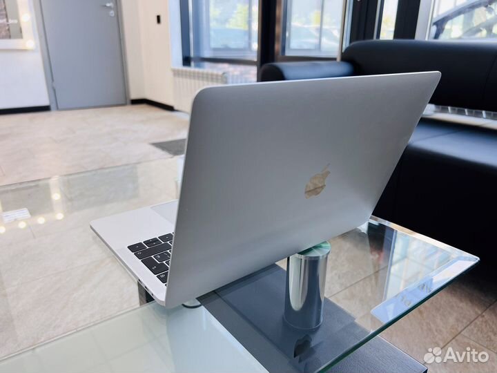 Apple MacBook Pro 13 Mid 1Tb 16Gb Ростест 2020
