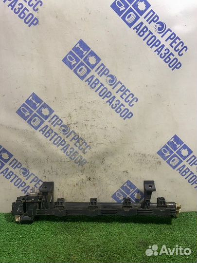 Топливная рампа Ford Fusion хэтчбек 1.6 fyja 2008