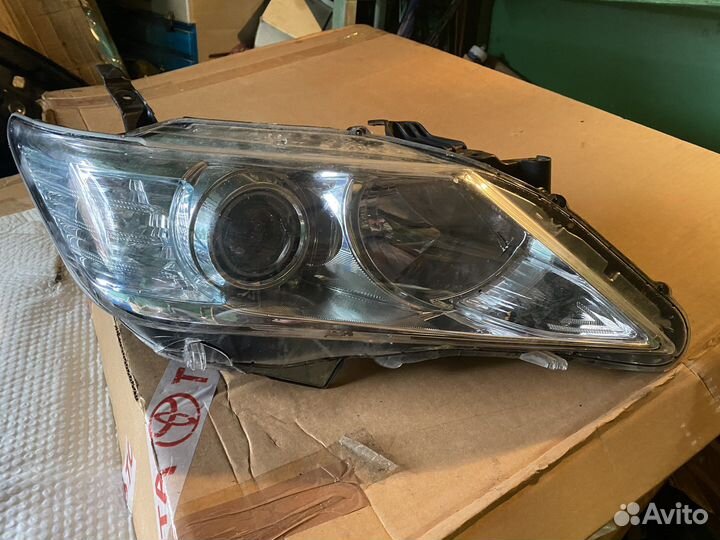 Фара передняя Camry 50