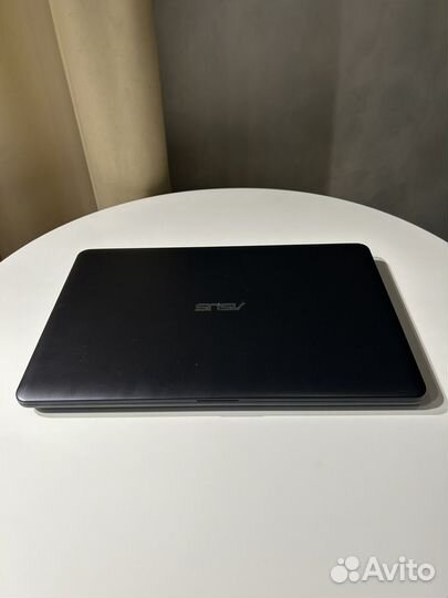 Ноутбук asus