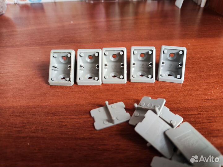 Пластиковый мебельный уголок 84шт