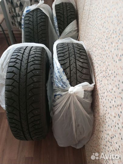 Bridgestone Ice Cruiser 7000S 235/65 R17 108T