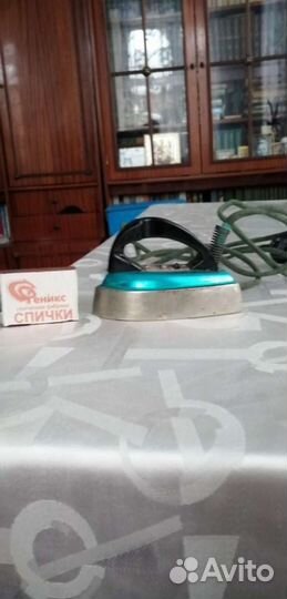 Утюжок дорожный 10 см высотой 1960 года