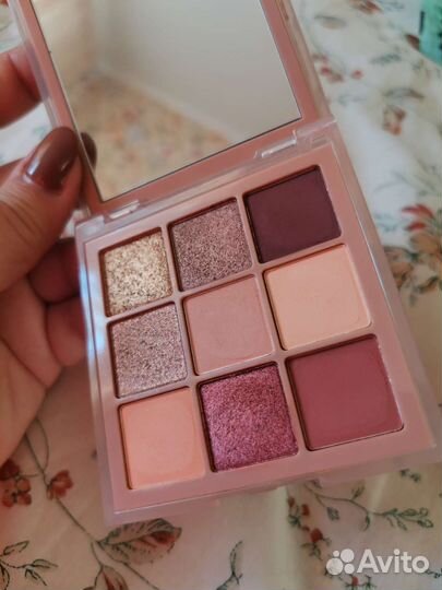 Тени Huda Beauty Haze Obsessions sand