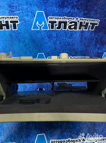 Бардачок Audi A6 C6 BAT 2005