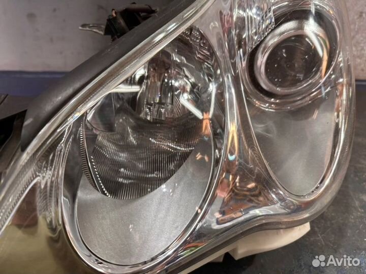 Фара ксенон левая Infiniti Ex25 J50