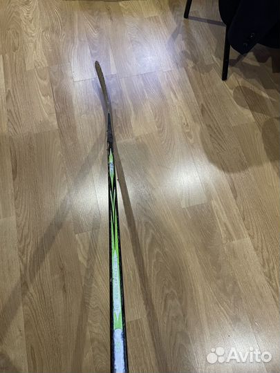 Клюшка хоккейная правый хват ccm дерево