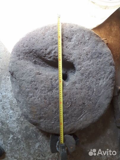 Каменные жернова