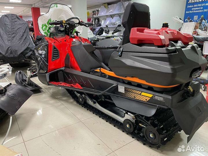 Снегоход Frontier 1000, красный
