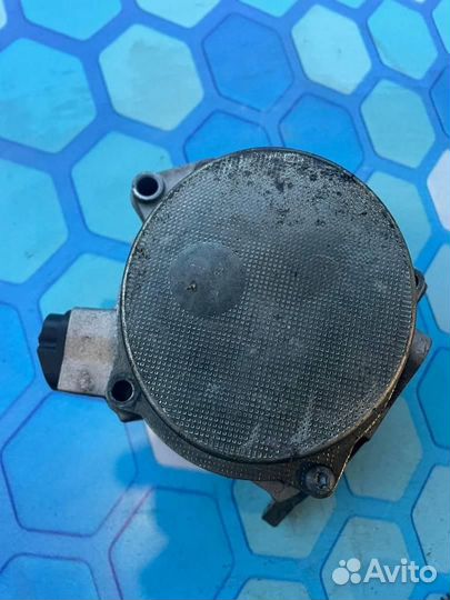 Насос вакуумный 06H145100AB