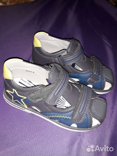 Сандали новые