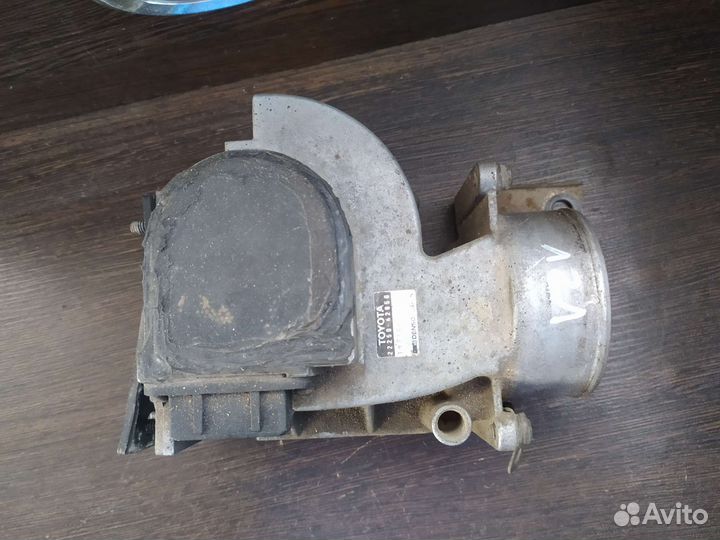 Датчик массового расхода воздуха Тойота Camry VZV