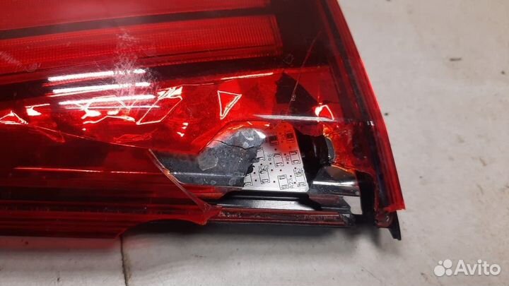 Фонарь внутренний правый Mitsubishi Outlander