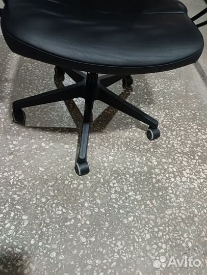 Офисное кресло