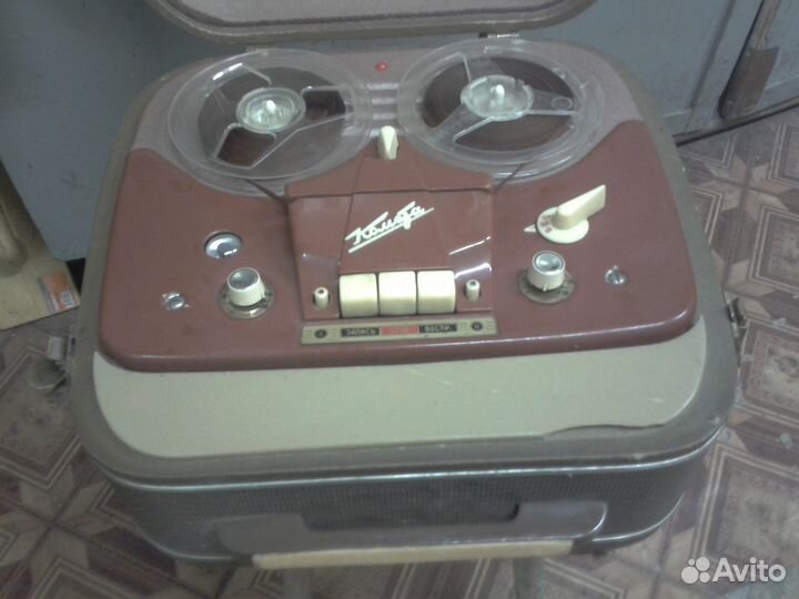 Магнитофон ламповый,Транзистор