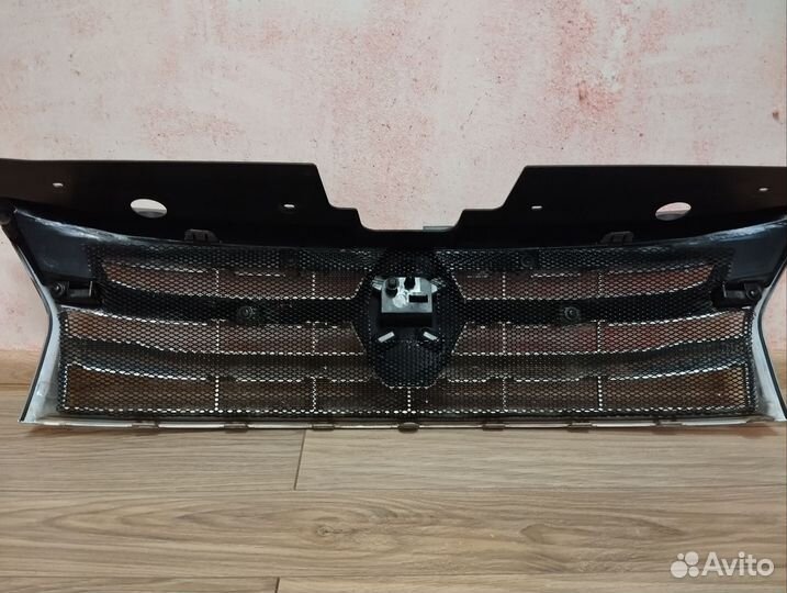 Решетка радиатора renault duster