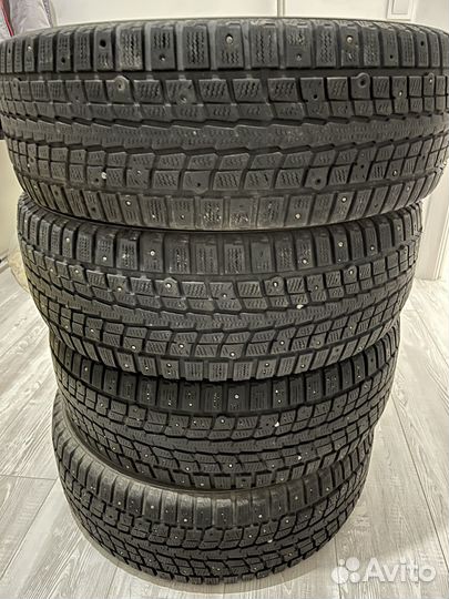 Dunlop SP Winter Ice 01 215/65 R16 102T