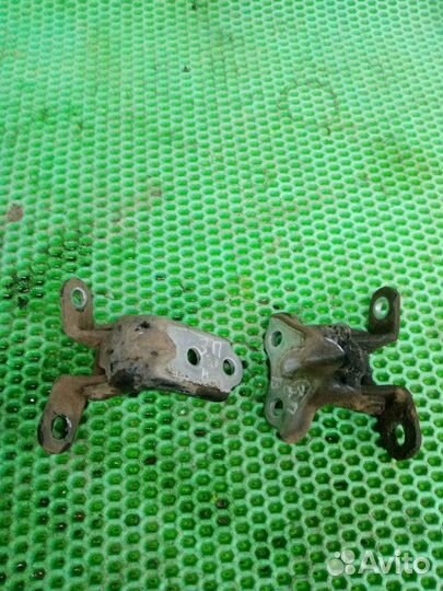 Петля двери задняя правая Hyundai Solaris G4FA