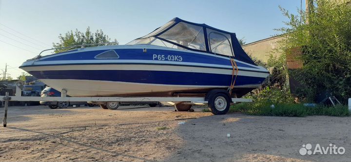 Каютный катер Николь с двумя двигателями