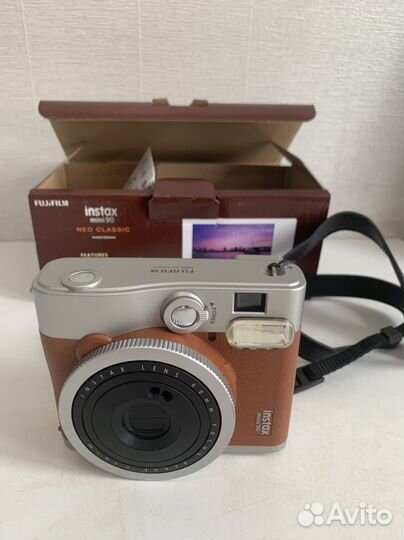 Камера Fujifilm instax mini 90