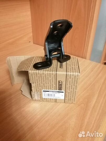 Шарнир двери тойота тундра сиквоя