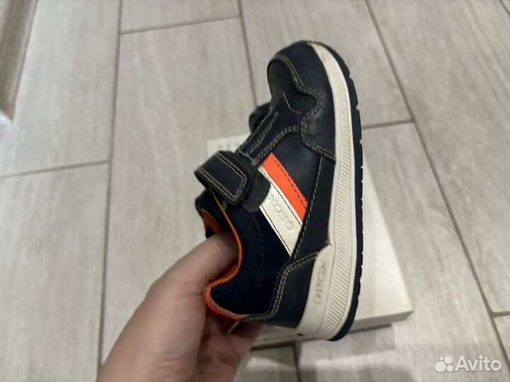 Кроссовки geox 24