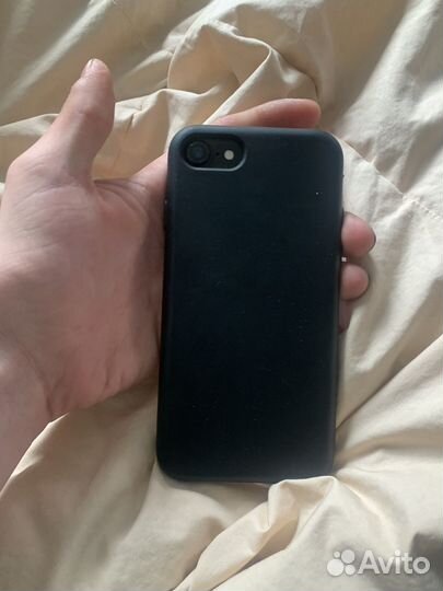 Телефон iPhone 7