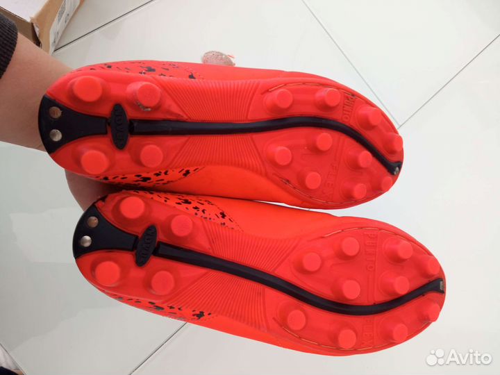Футбольные бутсы