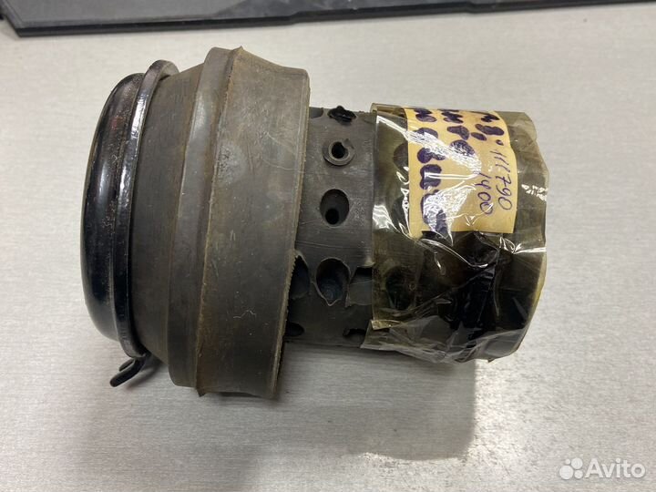 Опора двигателя передняя vw golf 3 vento