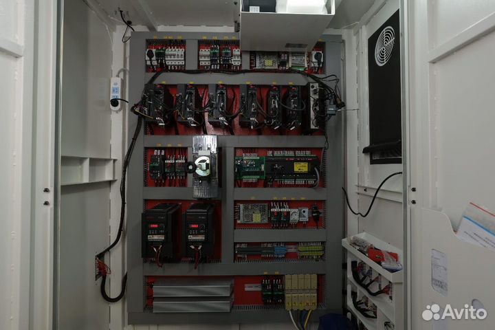 Пятиосевые обрабатывающие центры quadro teos ECO