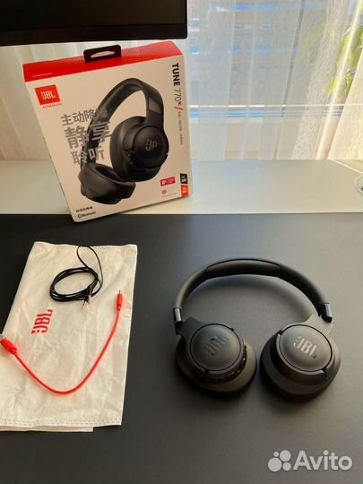 Беспроводные наушники JBL 770nc