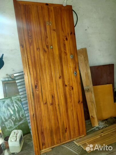 Металлическая дверь