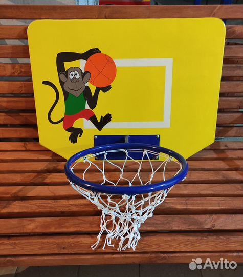 Футбольные ворота, баскетбольные кольца