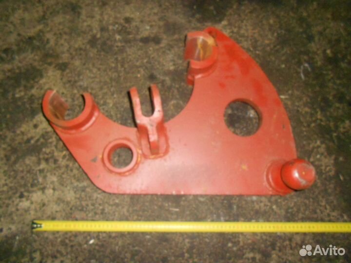 Кронштейн правый без вкладыша 225.07.15.01.000