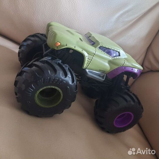 Monster Trucks от Hot Wheels