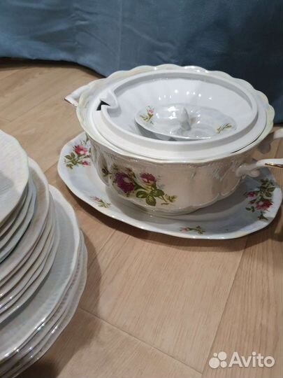 Столовый сервиз новый