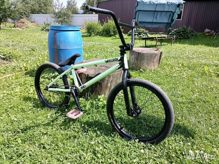 Трюковой велосипед BMX