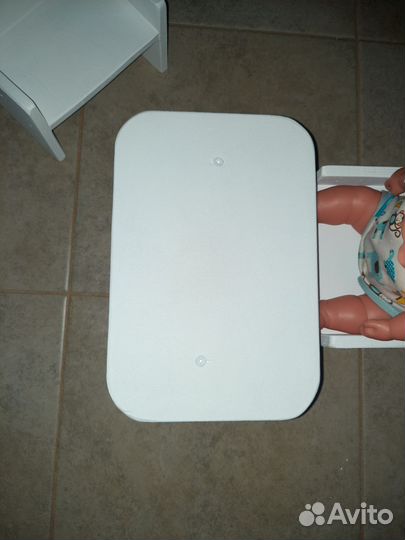 Мебель для куклы -кровать, стол и два стула