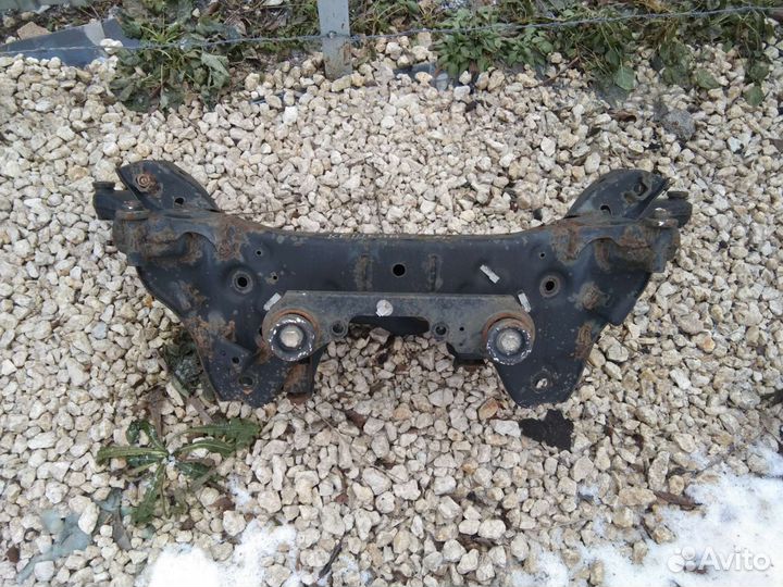 Подрамник задний Ниссан Кашкай J10