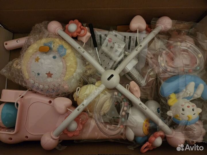 Мобиль в кроватку новый