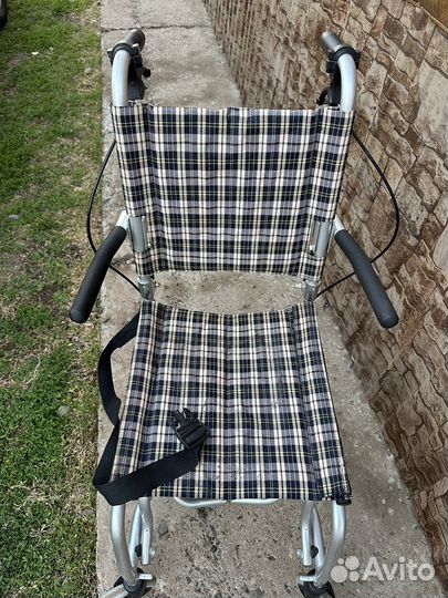 Кресло-каталка инвалидная