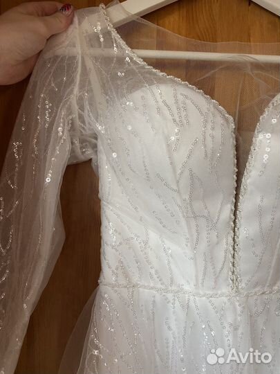 Свадебное платье со шлейфом 42-44