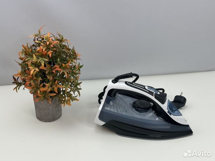 Утюг Hyundai H-SI01573