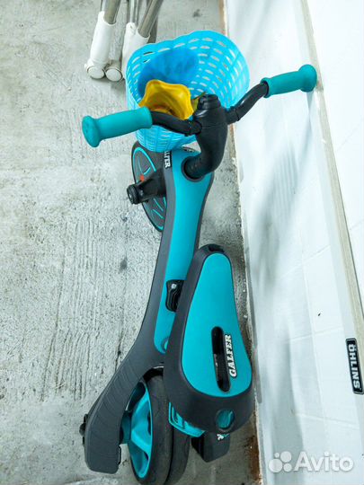 Трехколесный велосипед-беговел 