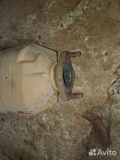 Выхлопная трасса Mitsubishi Carisma