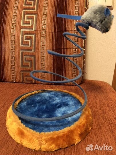 Игрушка на пружине