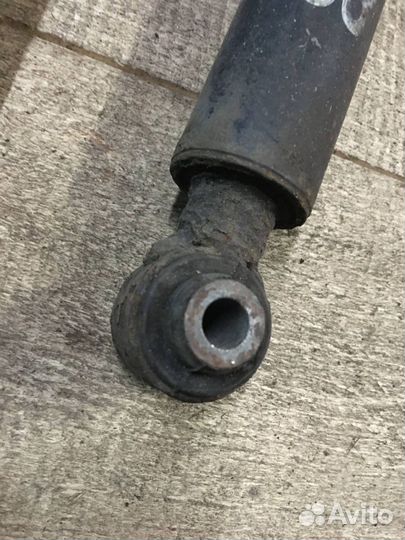 Задние амортизаторы Mercedes W204